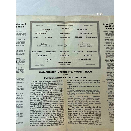 242 - 1959/60 Manchester United Youth v Sunderland Youth, FA Challenge Cup 3rd round. Token missing from f... 