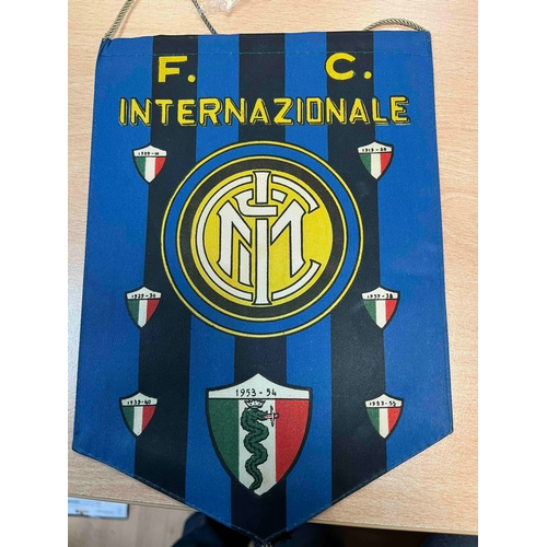 255 - FC Internazionale Milan Pennant 53/54 plus 4 x Postcards (Inter x 2, Milan and Juventus) all creased... 