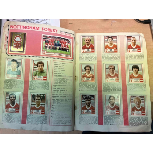 279 - Panini Football 81, Complete but front and back cover not min good condition and rusty staple.