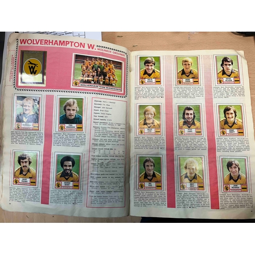 279 - Panini Football 81, Complete but front and back cover not min good condition and rusty staple.