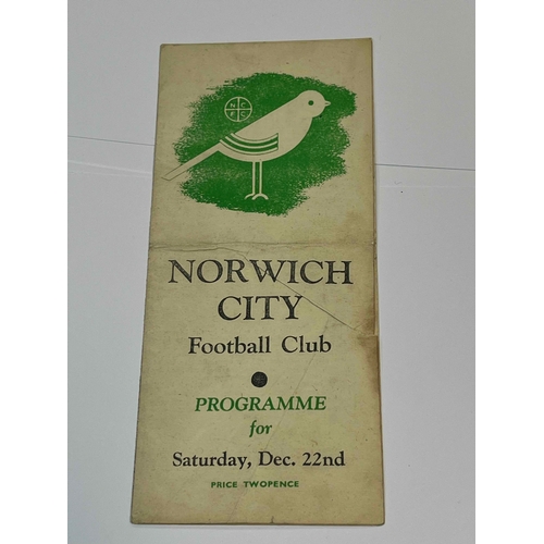 272 - 1945/46 Norwich City v Northampton Town, fold, Slcr, score noted