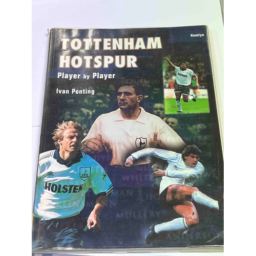 362 - Fantastic Signed Tottenham Hotspur Player by Player By Ivan Ponting. Players signed, Mackay, Hopkins... 