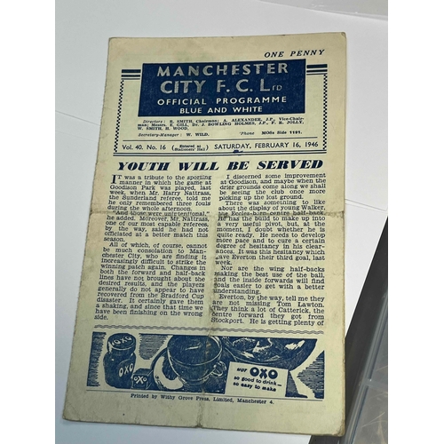 638 - 1945/46 Manchester City v Everton, numbers on back page denoting goals scored, Fold marks