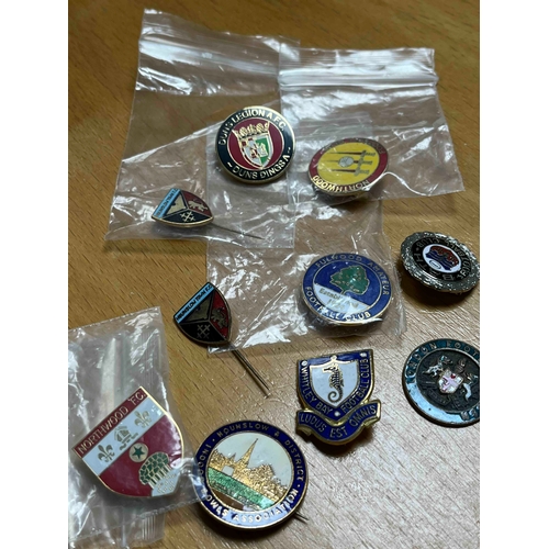 275 - 7 x Non League Badges, Northwood FC X 2, Fulwood Amateur, Bath FC, Hounslow Town, Duns Legion AFC, W... 