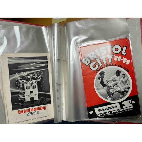 315 - 1968/69 Full set of Bristol City Homes in a folder. Including Cup games.