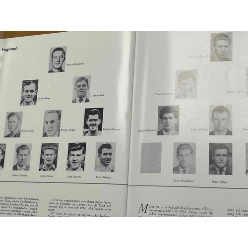 139 - 1958 World Cup A4 Memorial Programme. Great condition, photos of all the players and signatures of a... 