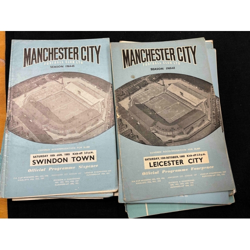 28 - Q.P.R 1940's; 4 x Homes; 1943/4 Arsenal (London Cup x 2, one trimmed, other one good with fold and t... 