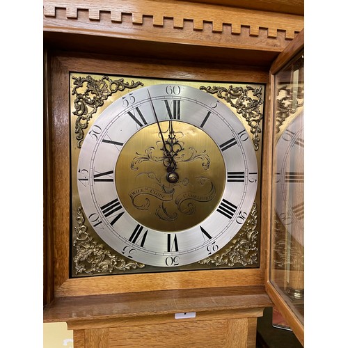 42 - SMALL COTTAGE STYLE LONG CASE CLOCK IN A CONTEMPORARY OAK CROSSBANDED CASE WITH SQUARE DIAL SIGNED W... 