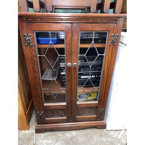 141 - OLD CHARM LEAD GLAZED HI-FI CABINET CONTAINING FISHER HI-FI SYSTEM WITH SPEAKERS