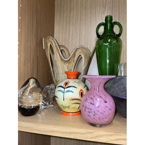 280 - SHELF - VARIOUS COLOURED GLASSWARE INCLUDING PAPERWEIGHTS, MURANO FISH, GUERNSEY BULB VASE