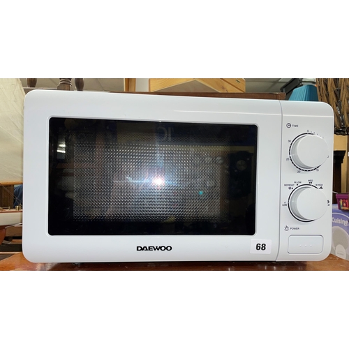 68 - DAEWOO MICROWAVE OVEN