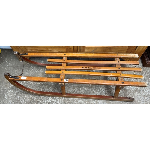 109 - VINTAGE DAVOS SLED