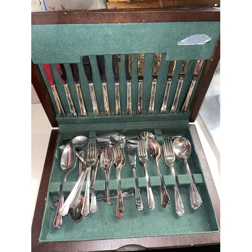 230 - ONEIDA SILVER PLATED CANTEEN OF CUTLERY