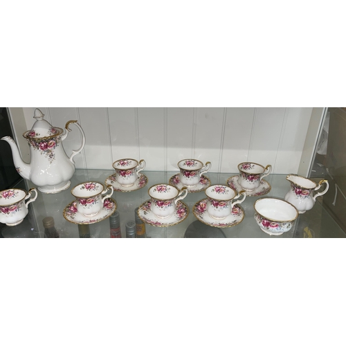 250 - ROYAL ALBERT AUTUMN ROSES TEASET