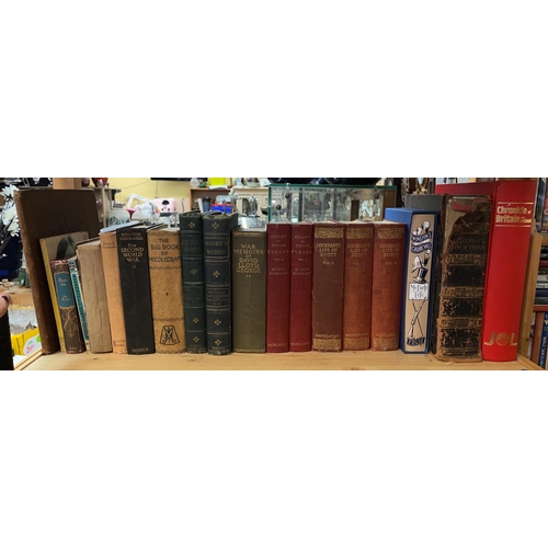 266 - SHELF OF MAINLY HARDBACK BOOKS FOLIO SOCIETY WINSTON CHURCHILS EARLY LIFE, LIFE OF CHRIST, AND OTHER... 