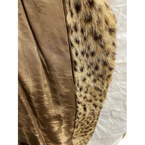 321 - SPOTTED FUR HALF LENGTH JACKET