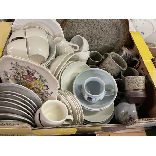 337 - CARTON CONTAINING STUDIO POTTERY STONEWARE CUPS AND TRAY, SCOTTISH STONEWARE POTTERY TEA SET, AND OT... 