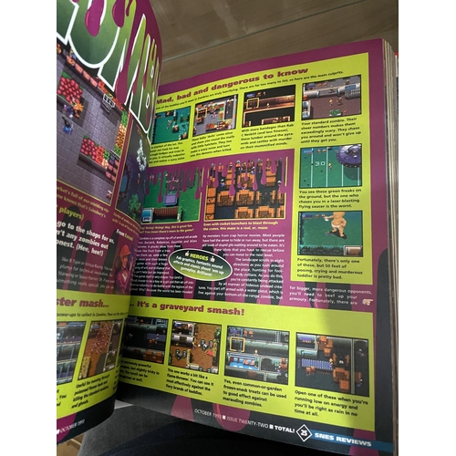 386 - A4 BINDER OF TOTAL MAGAZINE FROM THE 90S GAMING PREVIEW MAGAZINE FOR NINTENDO, ETC