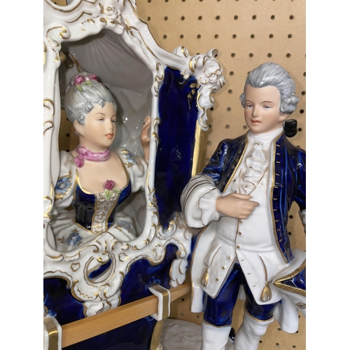 455 - AUSTRIAN ROYAL DUX PORCELAIN SEDAN CHAIR FIGURE GROUP