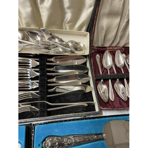 484 - BOXED STERLING SILVER HANDLED CAKE SLICE AND FORK, CHEESE KNIFE AND PRESERVE KNIFE SILVER HANDLED FR... 