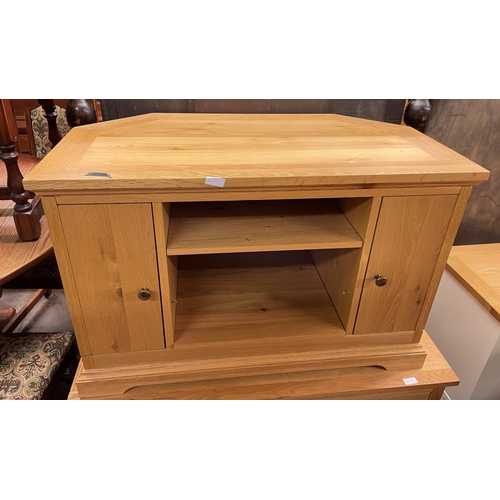 82 - MATCHING LIGHT OAK MEDIA CUPBOARD