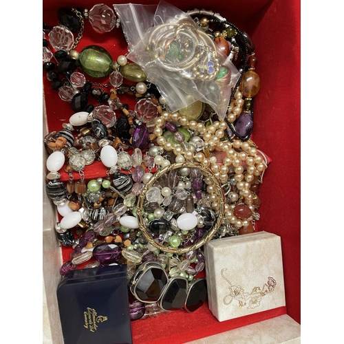 490 - JEWELLERY BOX CONTAINING SEVERAL DRESS WATCHES, BEADS, AND BROOCHES, ETC