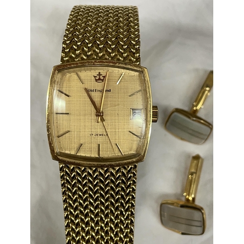 500 - GENTLEMANS OLD ENGLAND 17 JEWEL WRIST WATCH ON HERRINGBONE MESH STRAP WITH PAIR OF CUFF LINKS