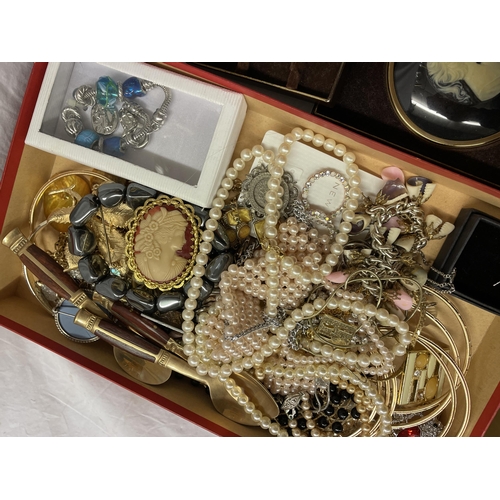 535 - TRAY OF VARIOUS COSTUME JEWELLERY, BANGLES, EARRINGS