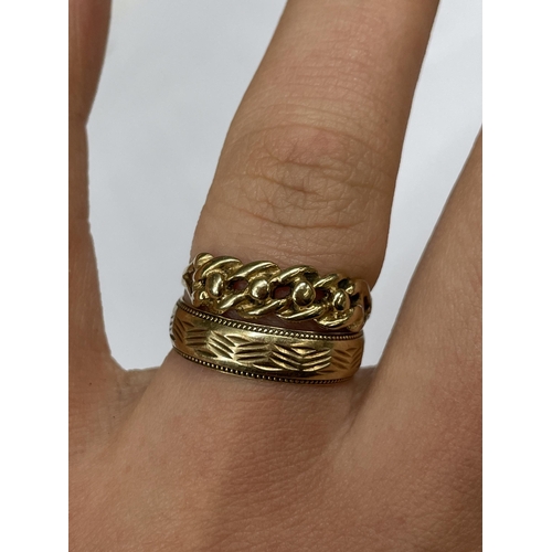 543 - 9CT GOLD WEDDING BAND AND A 9CT GOLD KEEPER TYPE BAND SIZE M AND N - 3.9G APPROX OVERALL