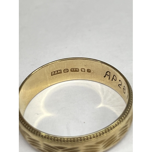 543 - 9CT GOLD WEDDING BAND AND A 9CT GOLD KEEPER TYPE BAND SIZE M AND N - 3.9G APPROX OVERALL