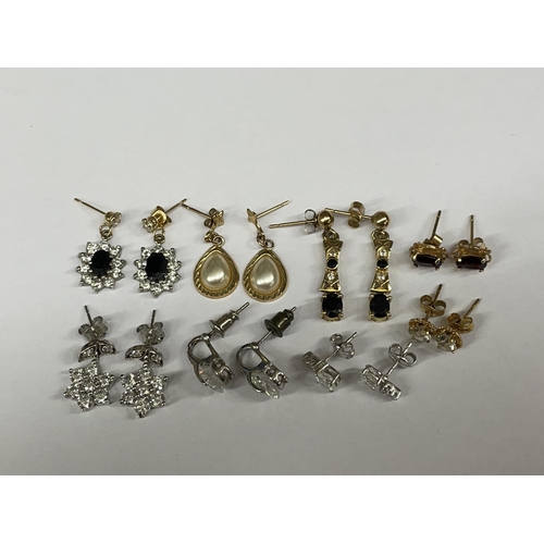 552 - PAIRS OF COSTUME DROPPER AND STUD EARRINGS SOME WITH 9K BACKS