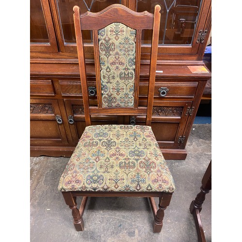 88 - OLD CHARM CIRCULAR EXTENDING PEDESTAL TABLE AND FOUR DINING CHAIRS