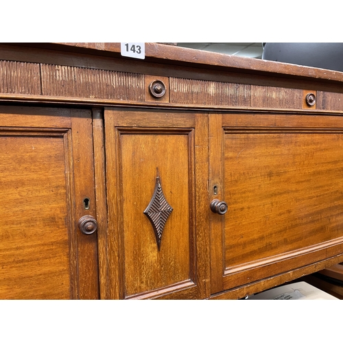 143 - EDWARDIAN MAHOGANY WASH STAND