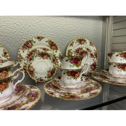 309 - ROYAL ALBERT OLD COUNTRY ROSES BONE CHINA TEA SET FOR SIX TEAPOT LID A/F