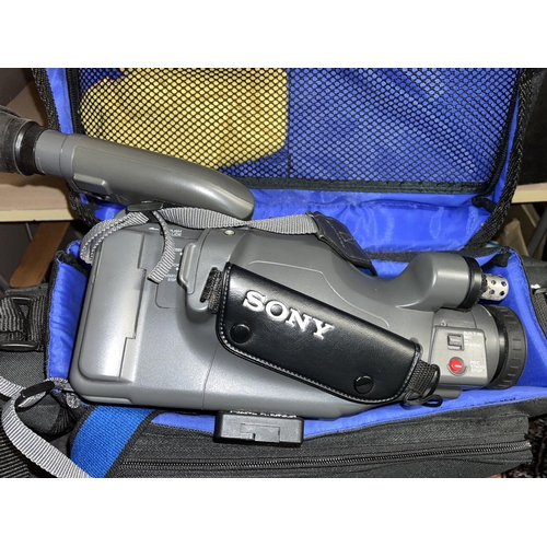 394 - SONY VIDEO CAMERA RECORDER IN TRAVEL BAG