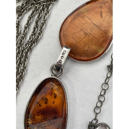 403 - SILVER AND AMBER INSET DRESS RING, LOZENGE LINK NECKLACE, SILVER MOUNTED SHAPED PENDANTS