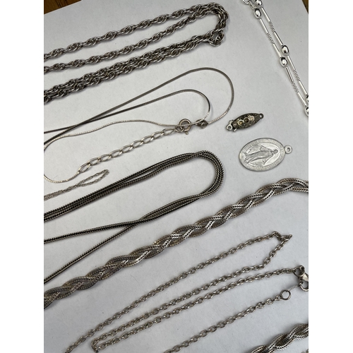 405 - 925 SILVER HERRING BONE INTER LACED CHAIN, BELCHER NECK CHAIN, AND OTHER CHAINS