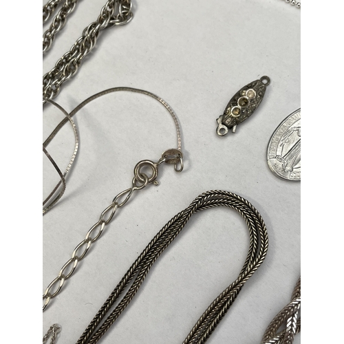 405 - 925 SILVER HERRING BONE INTER LACED CHAIN, BELCHER NECK CHAIN, AND OTHER CHAINS