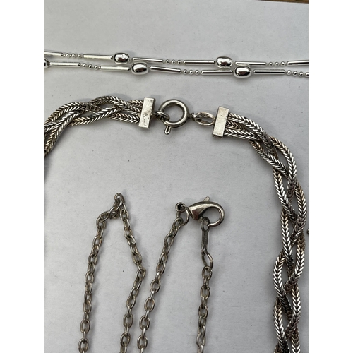 405 - 925 SILVER HERRING BONE INTER LACED CHAIN, BELCHER NECK CHAIN, AND OTHER CHAINS