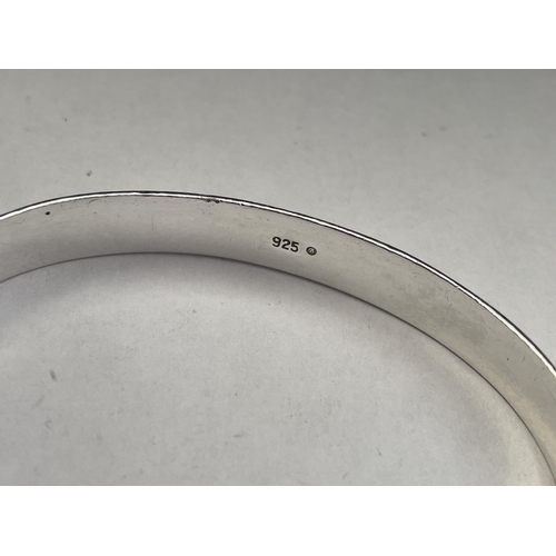 411 - 925 SILVER PLAIN BANGLE 1OZ APPROX