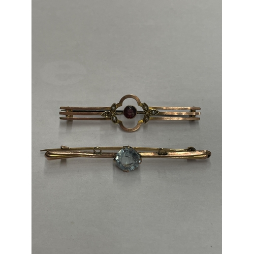 465 - 9CT ROSE GOLD AQUA MARINE BAR BROOCH AND ROSE GOLD RUBY SEED PEARL BAR BROOCH 5G APPROX