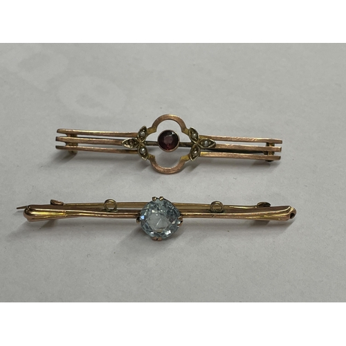 465 - 9CT ROSE GOLD AQUA MARINE BAR BROOCH AND ROSE GOLD RUBY SEED PEARL BAR BROOCH 5G APPROX