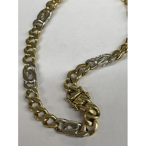 472 - STAMPED 750 FLAT CURB LINK BRACELET 23G APPROX