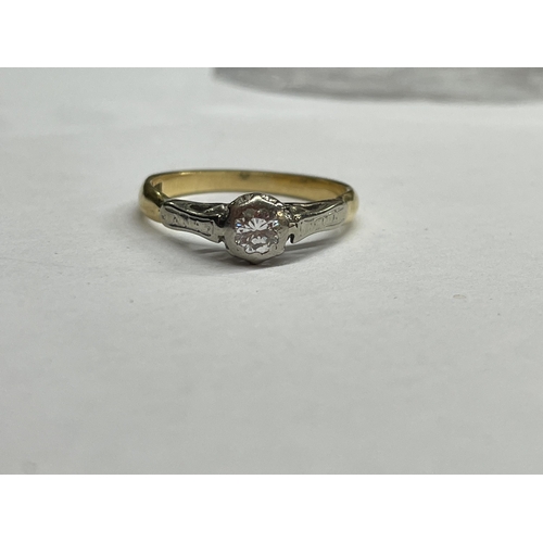 477 - 18CT GOLD PLAT AND DIAMOND SOLITAIRE RING SIZE M 5G APPROX