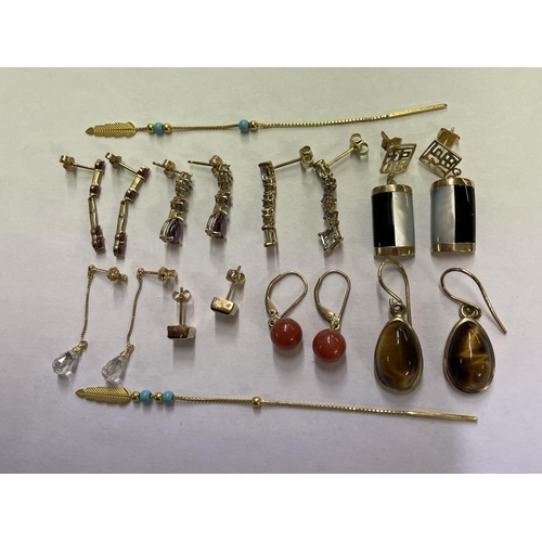 492 - SELECTION OF 9,10 & 14K TIGERS EYE, TURQUOISE, AND BEAD SET EARRINGS 22.2G OVERALL