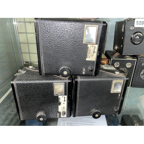 526 - THREE KODAK BROWNIE 6-20 BOX CAMERAS MODELS C,D & F CIRCA 1953-57