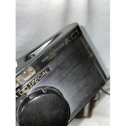 551 - PURMA SPECIAL UNIQUE BAKELITE AND TIN CAMERA WITH GRAVITY CONTROLL SHUTTER SPEEDS 1930S