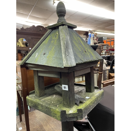 81 - WEATHERED BIRD FEEDING TABLE A/F