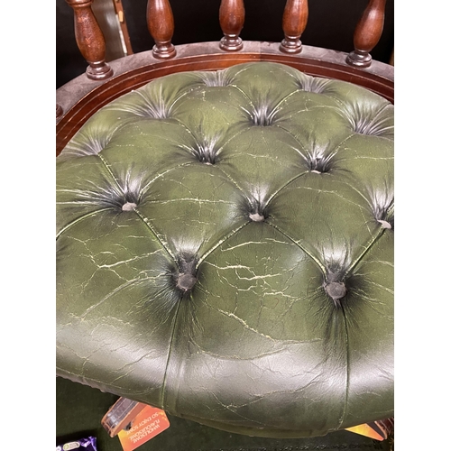 99 - BOTTLE GREEN BUTTON LEATHER SWIVEL DESK CHAIR