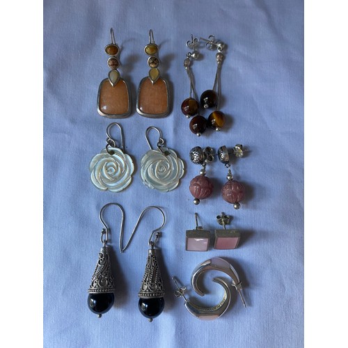 493 - BAG OF SILVER AND WHITE METAL SEMI PRECIOUS STONE SET AMBER AND FILLIGREE EARRINGS